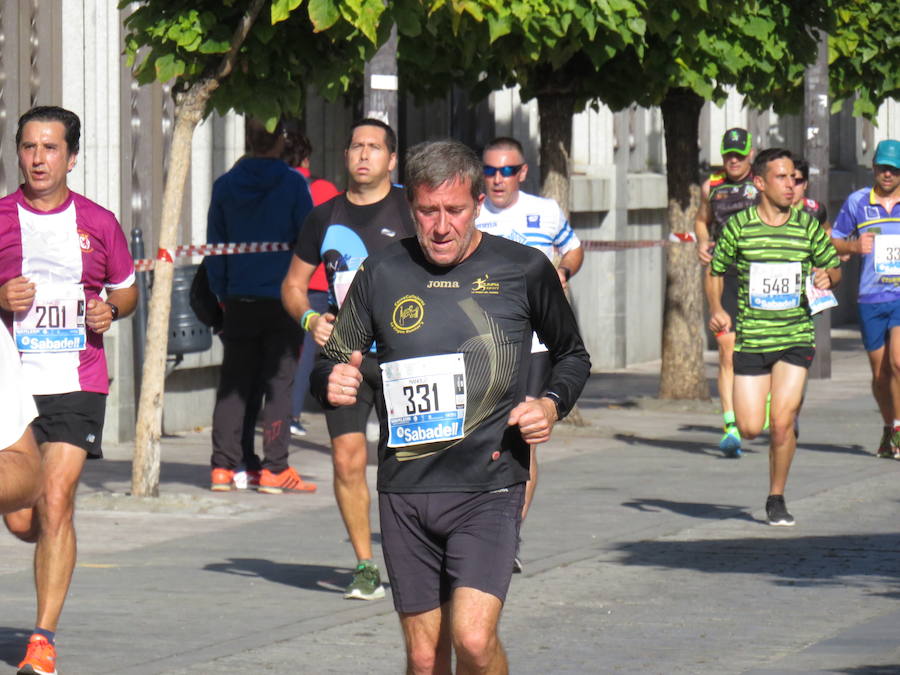 León celebra la carrera 10 kilómetros León, capital española de la gastronomía.