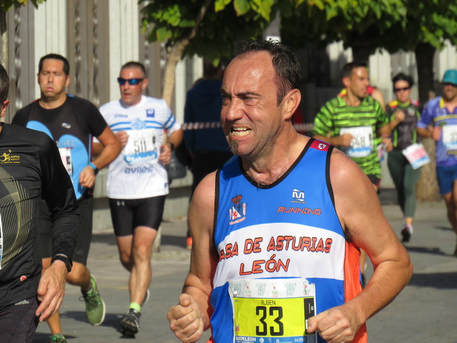 León celebra la carrera 10 kilómetros León, capital española de la gastronomía.