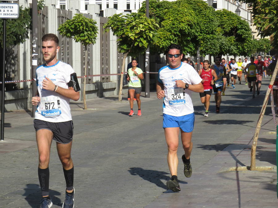 León celebra la carrera 10 kilómetros León, capital española de la gastronomía.