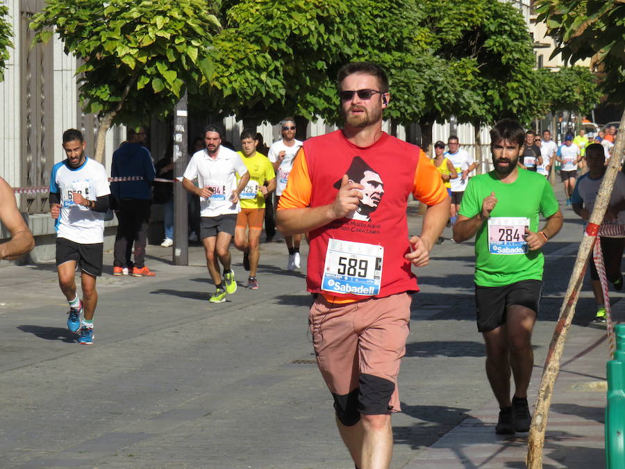 León celebra la carrera 10 kilómetros León, capital española de la gastronomía.