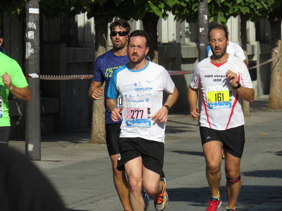 León celebra la carrera 10 kilómetros León, capital española de la gastronomía.