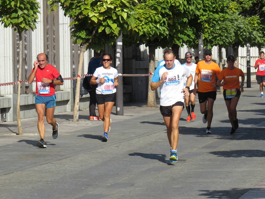 León celebra la carrera 10 kilómetros León, capital española de la gastronomía.