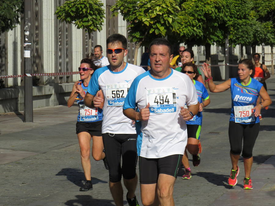 León celebra la carrera 10 kilómetros León, capital española de la gastronomía.