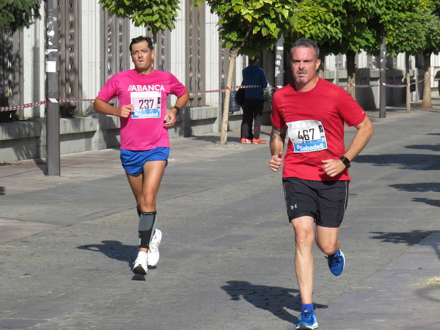 León celebra la carrera 10 kilómetros León, capital española de la gastronomía.