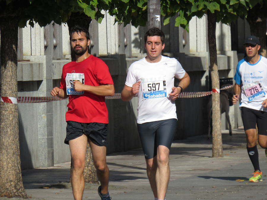 León celebra la carrera 10 kilómetros León, capital española de la gastronomía.