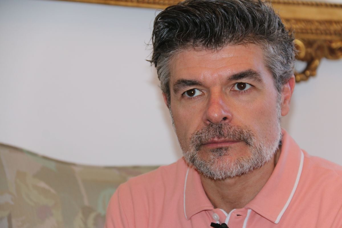 El actor conocido por el papel que desempeña en la serie La que se Avecina , mantuvo un encuentro con los alumnos de secundaria de este centro donde pretende animar a los jóvenes a luchar contra el acoso escolar