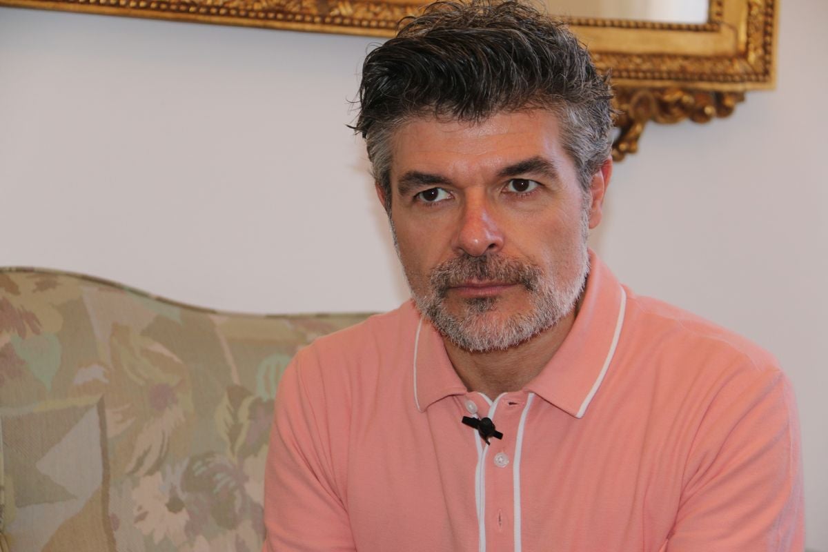 El actor conocido por el papel que desempeña en la serie La que se Avecina , mantuvo un encuentro con los alumnos de secundaria de este centro donde pretende animar a los jóvenes a luchar contra el acoso escolar