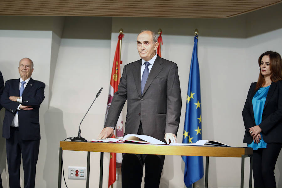 Fotos: Toma de posesión de Tomás Quintana López como Procurador del Común de Castilla y León