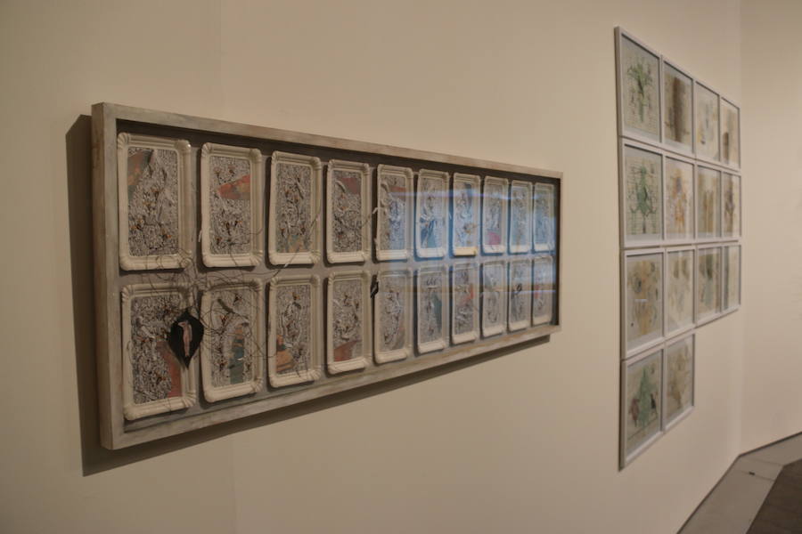 La consejera de Cultura y Turismo, María Josefa García Cirac, ha presentado los nuevos proyectos expositivos previstos para las próximas semanas en el Museo de Arte Contemporáneo de Castilla y León, que se abrirán al público a partir de este sábado: una gran muestra que recorre la producción de la pintora Teresa Gancedo desde los años setenta del siglo pasado hasta el presente; una exposición del estudio Recetas Urbanas y su fundador, el arquitecto Santiago Cirugeda, y el proyecto 'LECA. Laboratorio de Experimentación y Creación Artística', del artista Genzo P.