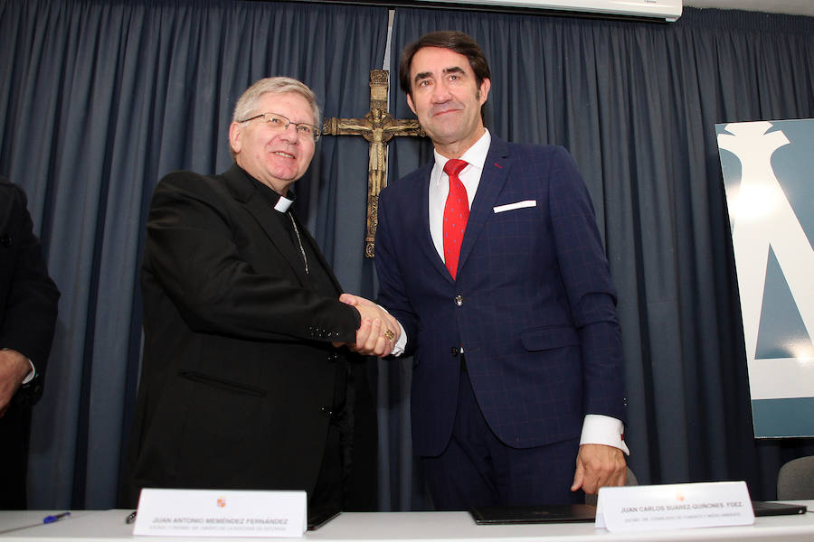 Fotos: Firma del convenio con el Obispado de Astorga