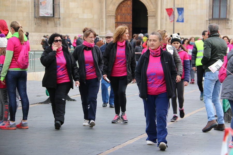 Fotos: Búscate en la Carrera de la Mujer 2018 de León (III)