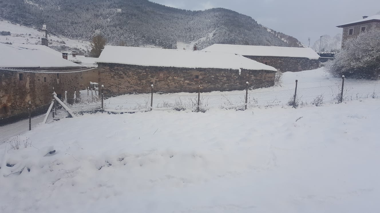 Fotogagrías de Lugueros, el club naútico del Pantano de Luna, Huergas de Babia, Villamanín y Cordiñanes de Valdeón