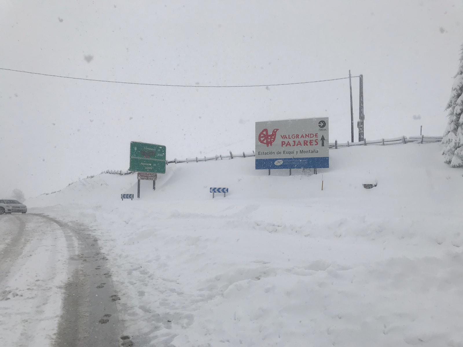 La nieve provoca numerosos problemas en las carreteras de la provincia de León