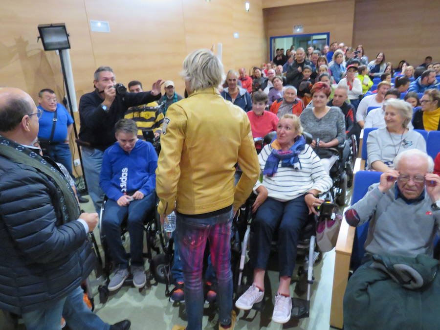 Fotos: Jesús Calleja visita el CRE de San Andrés