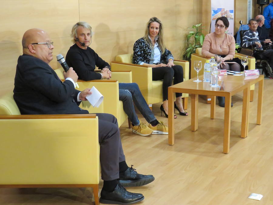 Fotos: Jesús Calleja visita el CRE de San Andrés