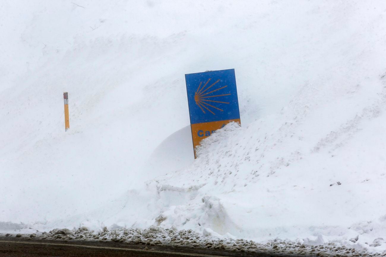 Protección Civil alerta de que el actual frente tormentoso aún será visible con lluvia, viento y nevadas a lo largo de las próximas horas | León sigue en alerta amarilla y con complicaciones en el tráfico rodado y ferroviario