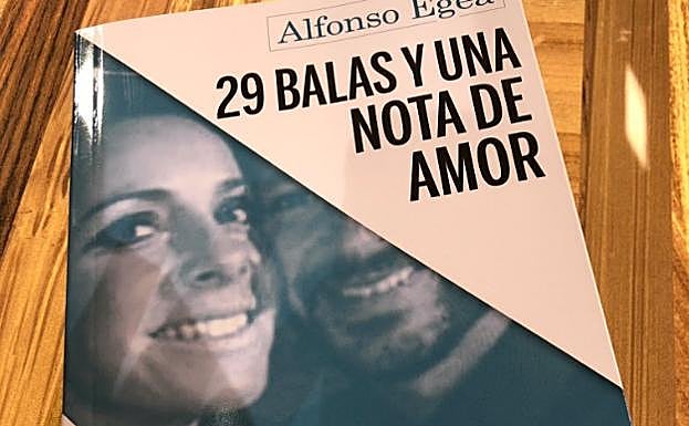 Caratula del libro '29 balas y una nota de amor'.