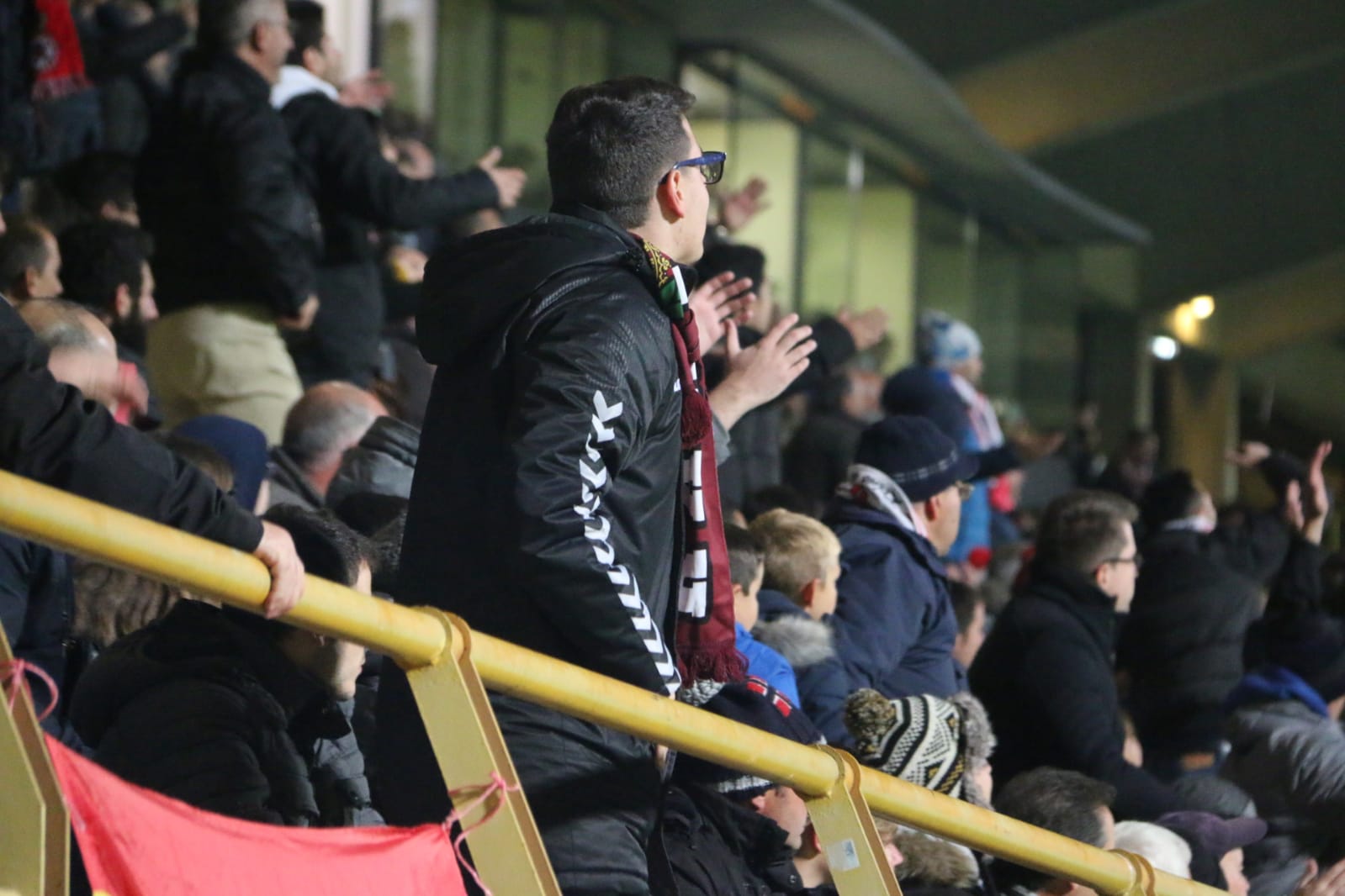 La grada del Reino de León arropó a la Cultural y Deportiva Leonesa en un gran partido ante el FC Barcelona