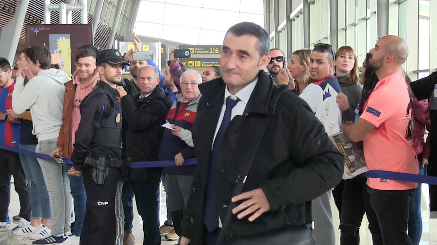 Expectación en el Aeropuerto de León para recibir al conjunto blaugrana en la capital | El equipo de Valverde empleará la jornada para descanso y paseo hasta la hora del partido