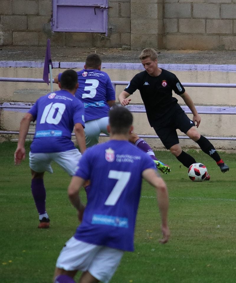 Un gol de La Bañeza arruina la ilusión del Júpiter de puntuar en La Llanera