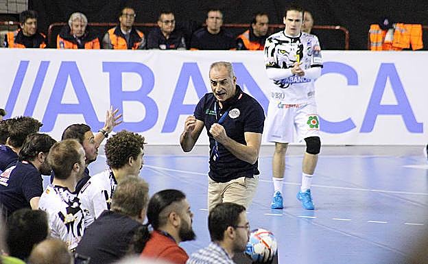 El entrenador del Abanca Ademar.