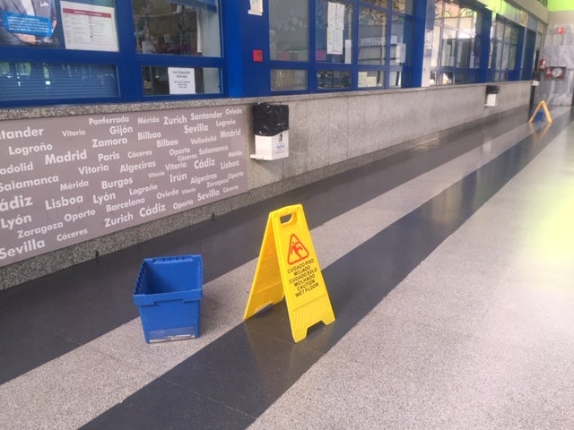 Fotos: UPL exige a la Junta la modernización de la estación de autobuses