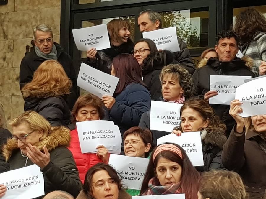 Fotos: Parón a las puertas de los Juzgados de León