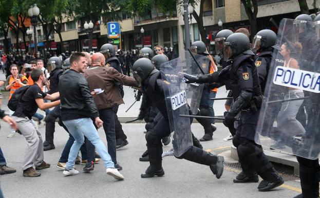 La Audiencia de Barcelona califica de «excesiva» la actuación policial del 1-O