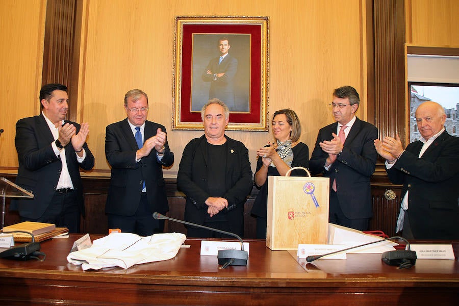 Fotos: Entrega del Manjarín de plata a Ferrán Adriá