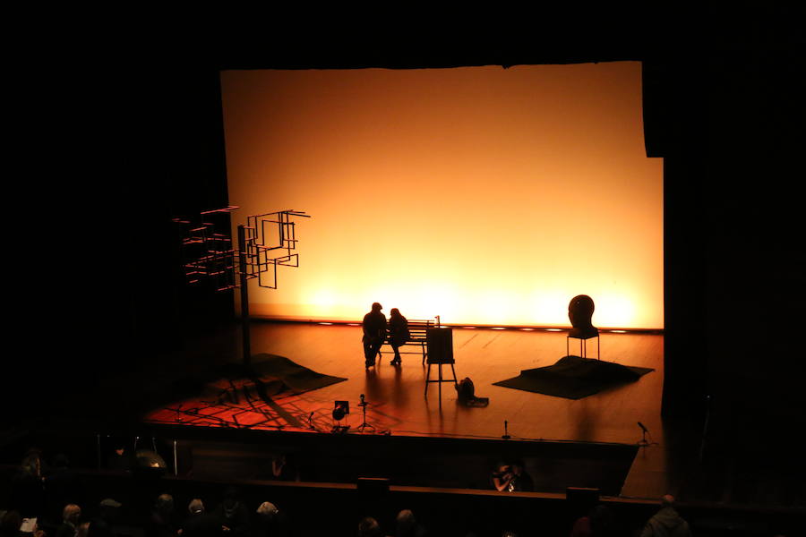 leonoticias vive el estreno mundial de 'La casa imaginaria' en el Auditorio Ciudad de León.