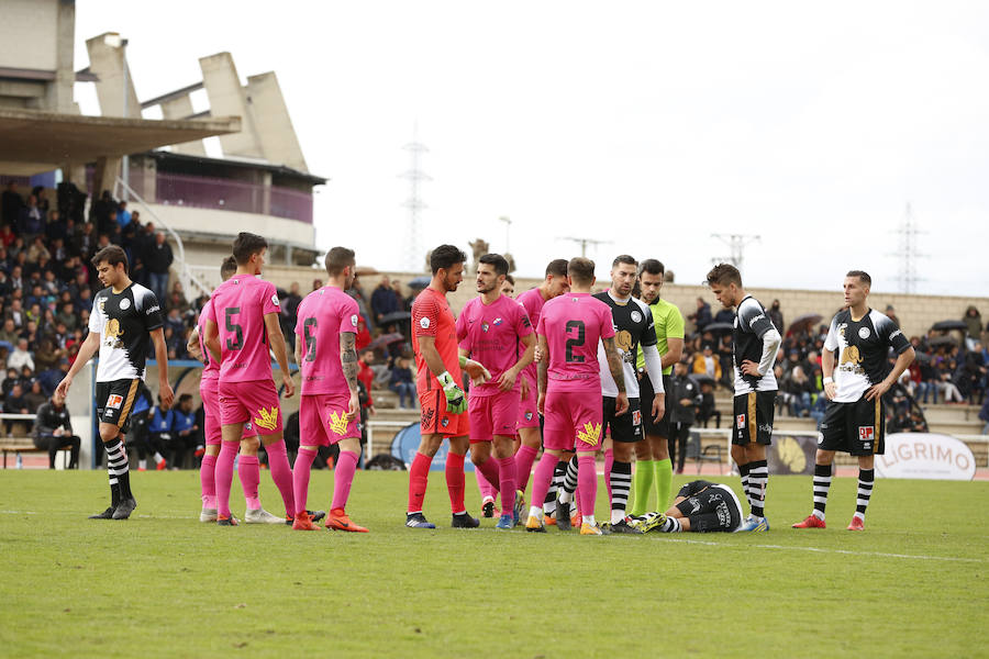 Fotos: Las imágenes de la derrota de la Ponferradina ante Unionistas