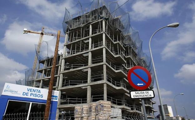 La compraventa de viviendas se dispara en Castilla y León, con Segovia y Valladolid a la cabeza