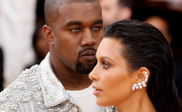 Kanye West huele a «dinero»