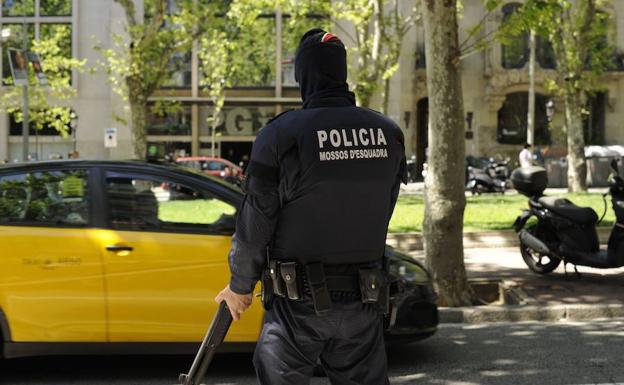 Imagen de archivo de un agente de los Mossos. 