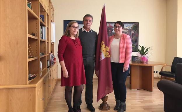 UPL consigue colocar la bandera de León en los colegios municipales y en alcaldía