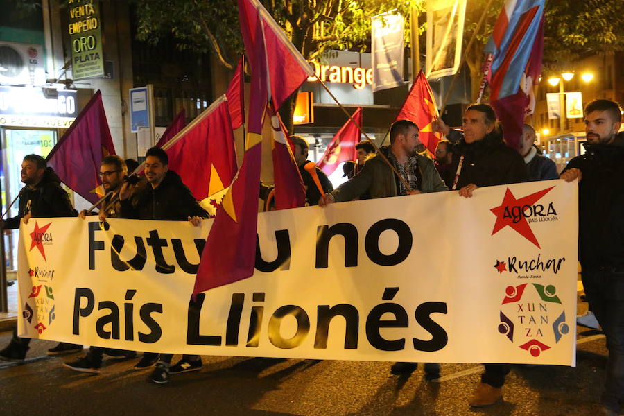 Fotos: Manifestación del 15-N por las calles de León