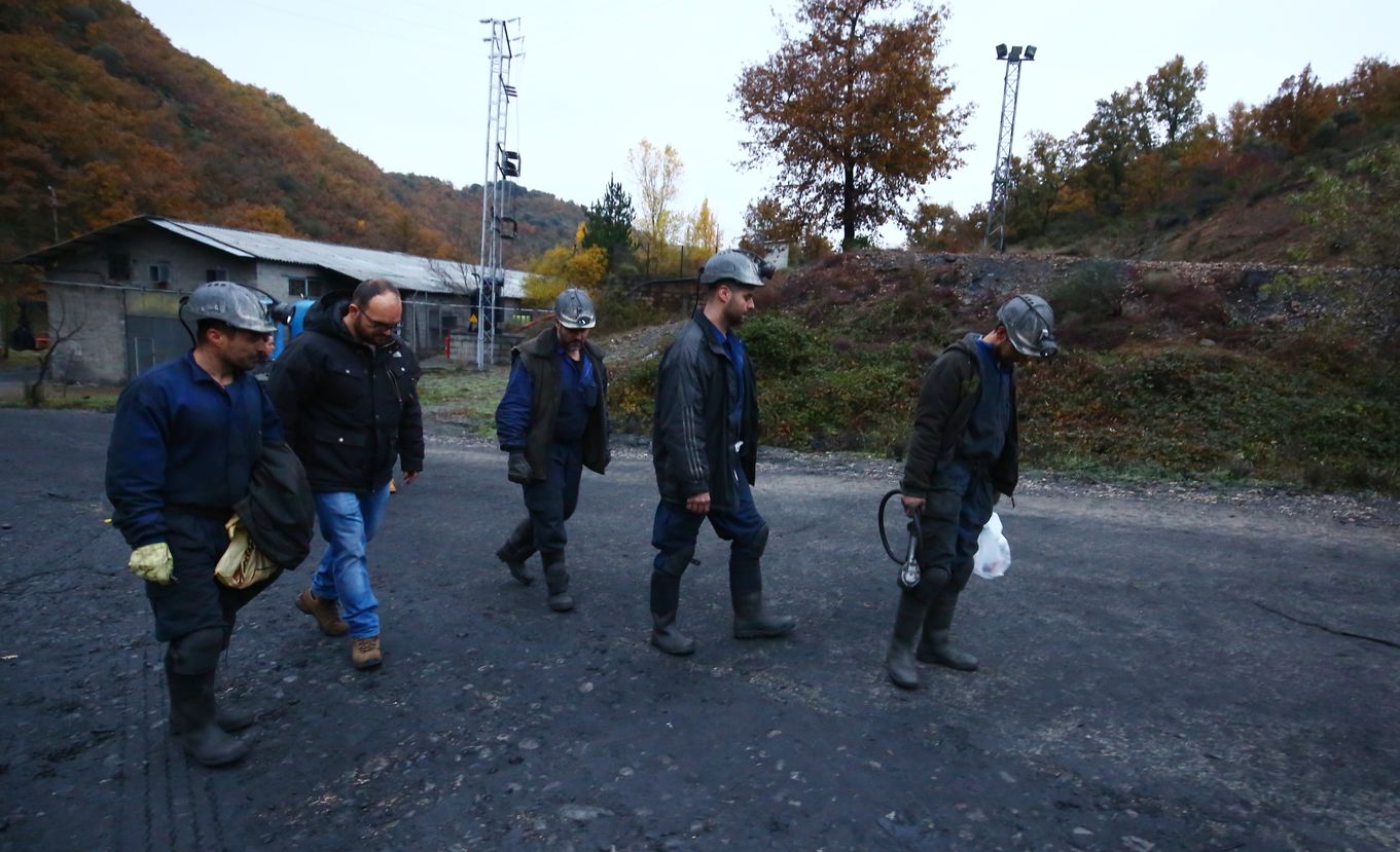 La última jornada de trabajo en una mina de carbón del Bierzo echa el cierre a una actividad que durante el último siglo cambió para siempre la historia de la comarca y de sus habitantes