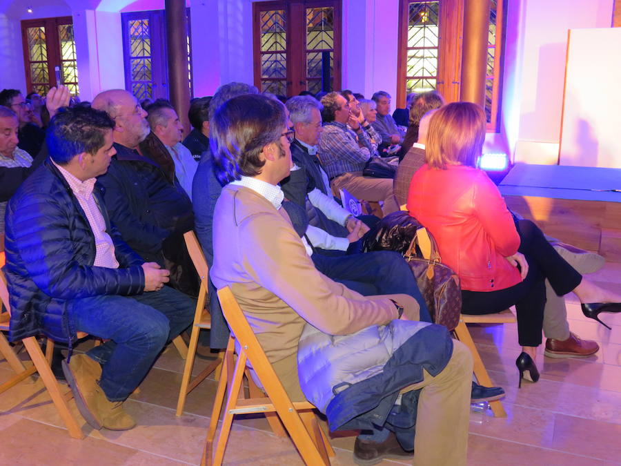 Fotos: La Junta directiva del PP en León se reúne en Botines