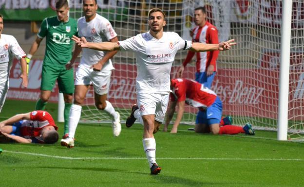 Zelu celebra un gol con la Cultural.