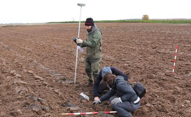 Trabajo de campo en los valles del río Cea. 