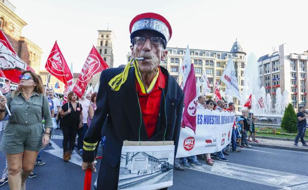 Manifestación para reclamar la integración de Feve en León.