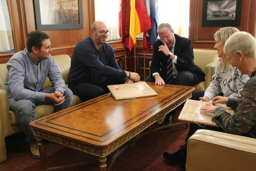 Fotos: Reunión del alcalde con los responsables de los restaurantes Estrella Michelín en León