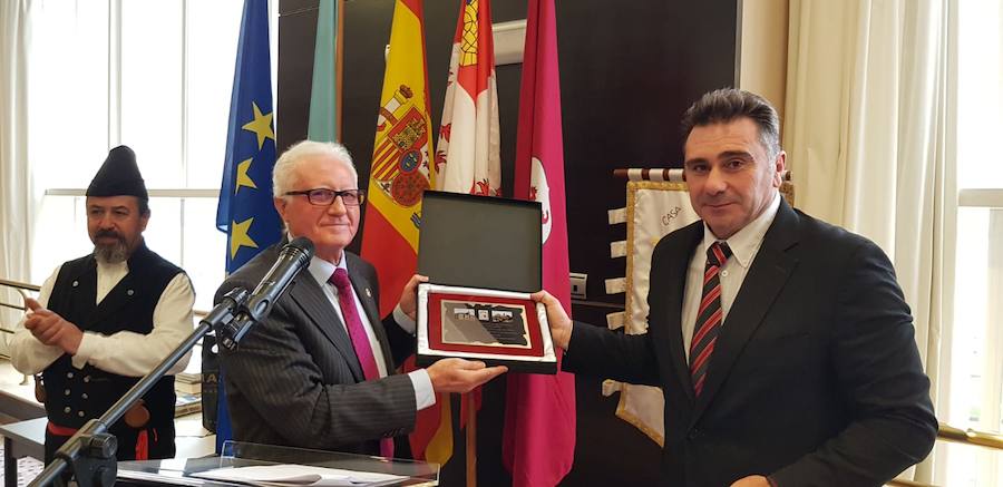 Fotos: XIX Quincena Cultural de la Casa León en La Coruña