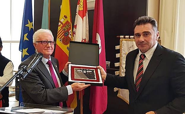 La Casa de León en La Coruña cierra la XIX Quincena Cultural con un cocido maragato