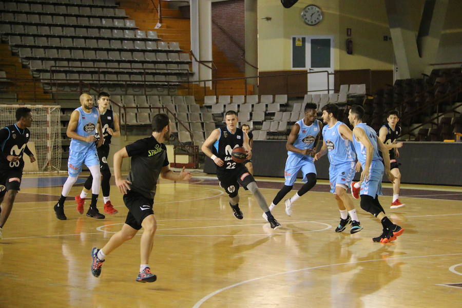 Fotos: Entrenamiento de dos equipos ACB en León