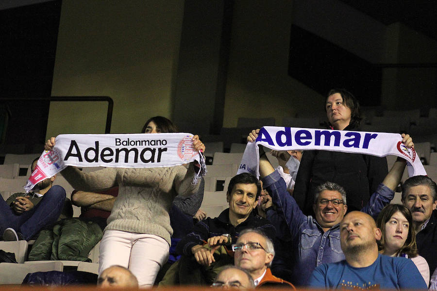 Fotos: Las mejores imágenes del Ademar-Elverum