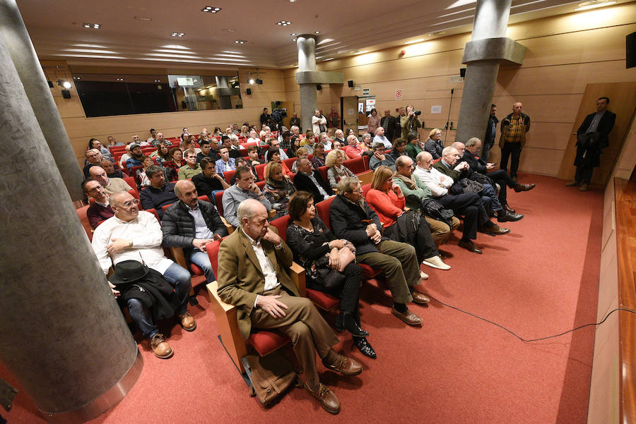 El expresidente del Gobierno ha afirmado que las comarcas mineras tienen por delante el reto de acometer «un esfuerzo reindustrializador más profundo que nunca» con independencia de que el Ministerio acelere o no la transición energética