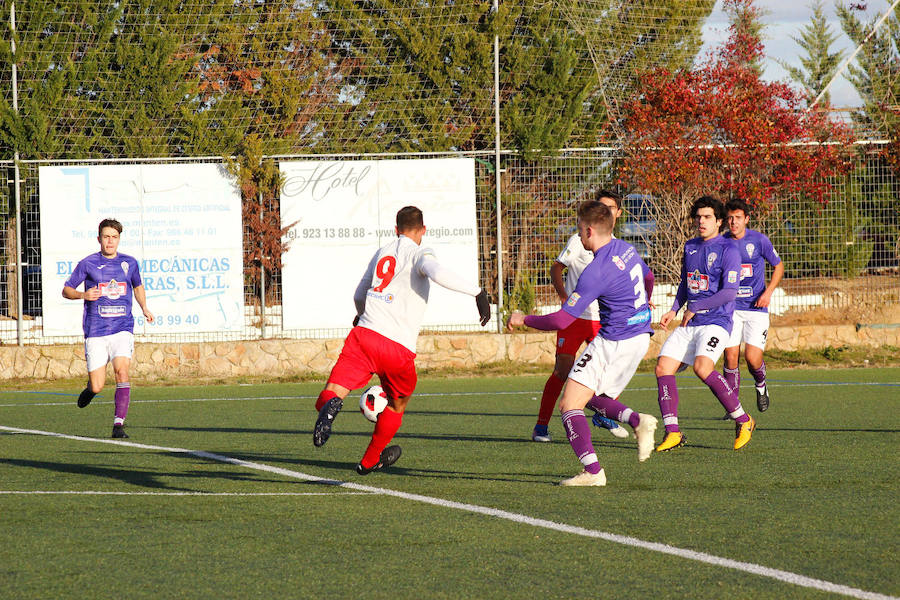 Fotos: Partido entre el Santa Marta y La Bañeza