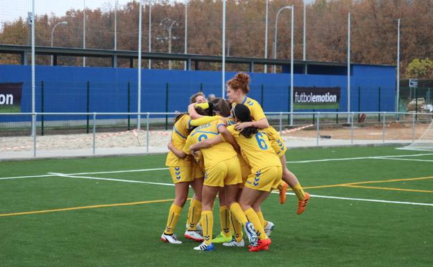 Las leonesas celebran la victoria. 