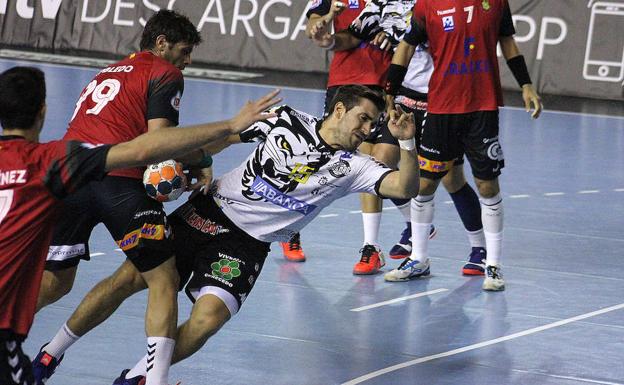 Juanjo Fernández, en una acción de partido.